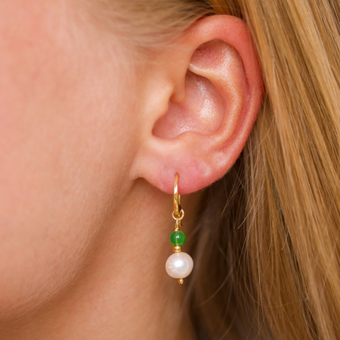 långa grön aventurin örhängen i förgyllt silver - Loom Stones