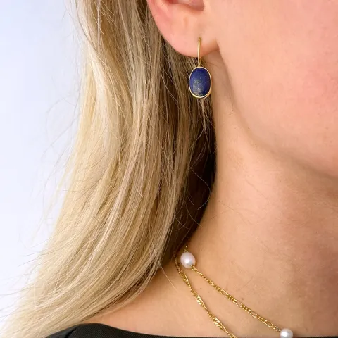 ovala lapis lazuli örhängen i förgyllt silver