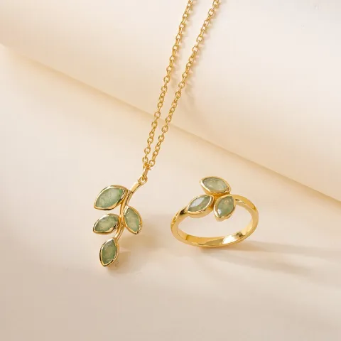 grön aventurin halsband i förgyllt silver 42 + 3 cm x 13 mm  - Loom Stones