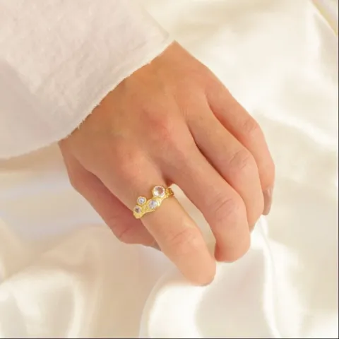 klar kvarts ring i förgylld mässing - Eliné