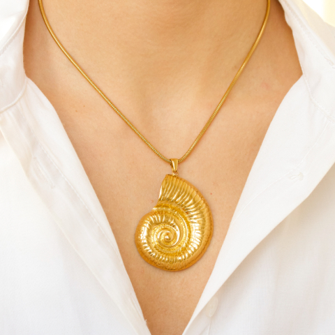 vattentät mussla halsband i förgyllt stål - OCEANA