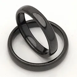 Vigselsringar i svart stål