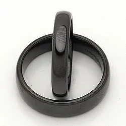 Vigselsringar i svart stål