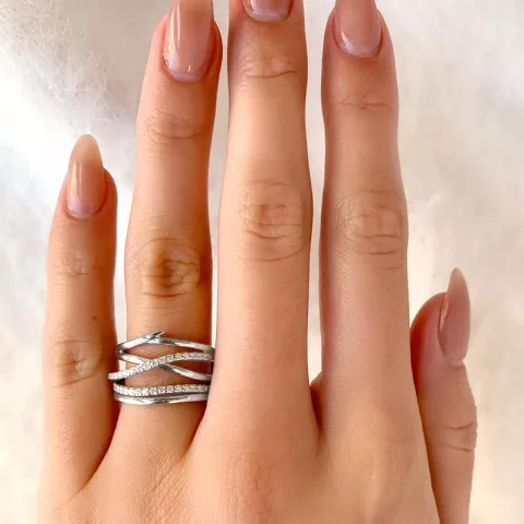 Fingerringar: vit zirkon ring i rhodinerat silver
