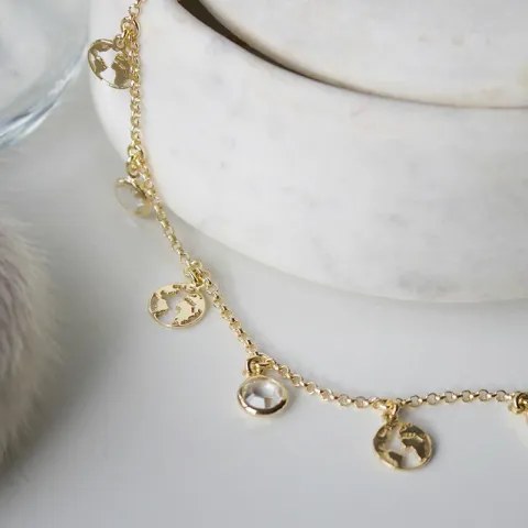 world halsband i förgyllt silver med hängen i förgyllt silver