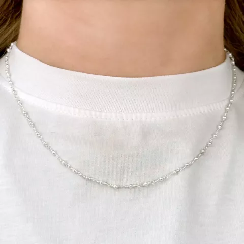 rund vit pärla halsband i silver 40 cm plus 5 cm x 2,7 mm