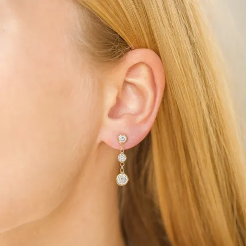 vit kedja örhängen i förgyllt silver