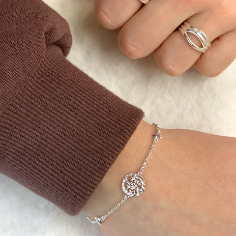livets träd armband i rhodinerat silver med hängen i rhodinerat silver
