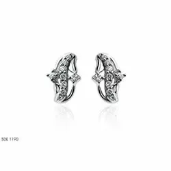 diamant örhängestift i 14 karat vitguld med diamant 