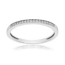 Smal diamant vitguldsring i 14  karat vitguld 0,07 ct