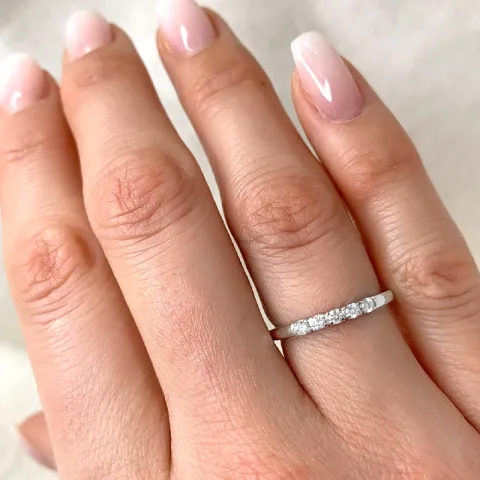 Diamant alliancring i 14 karat vitguld 0,15 ct
