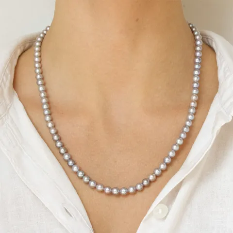 50 cm pärlhalskedja med sötvattenspärlor.