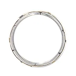 Ring i oxiderat sterlingsilver med 8 karat guld