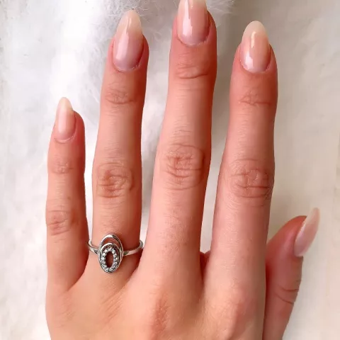 oval zirkon ring i silver