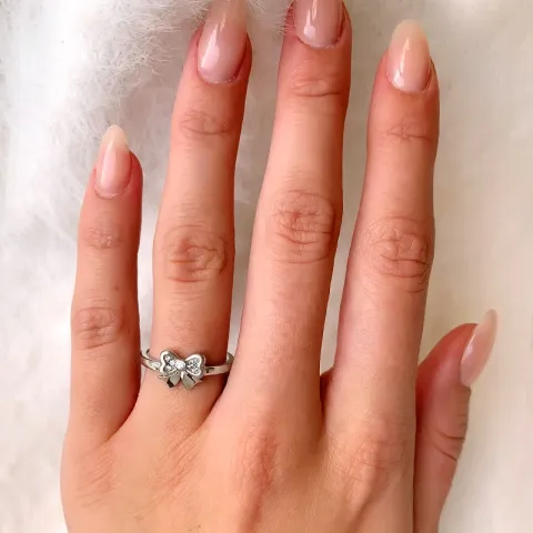 Förtjusande rosett ring i silver