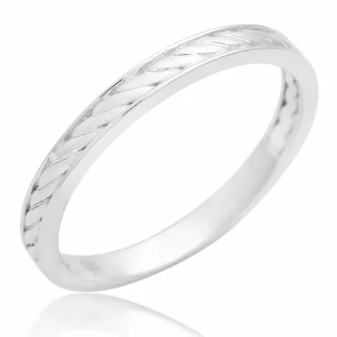 Förtjusande strukturerad ring i silver