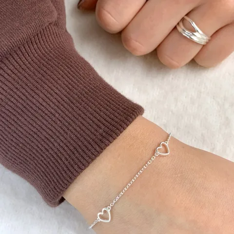 Hjärta armband i silver med hjärthängen i silver