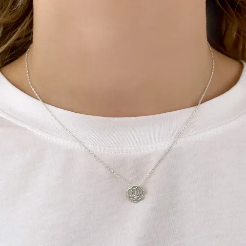 Födelseblomma juni rose hängen i silver