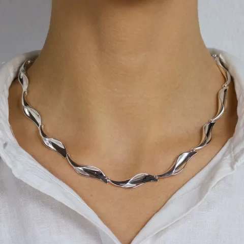 halsband i silver  x 