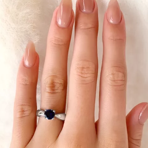 blå safir ring i silver