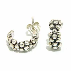 örhängestift i oxiderat sterlingsilver