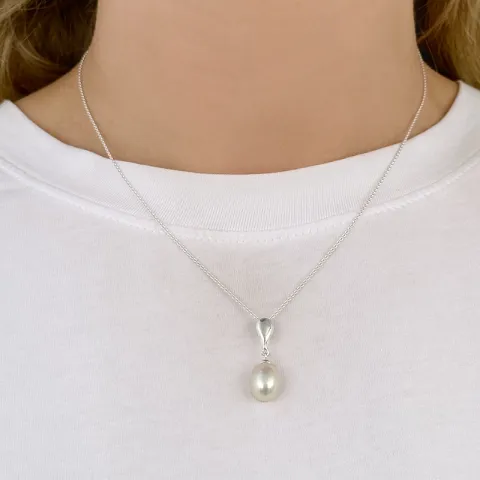 pärla halsband i silver med hängen i silver