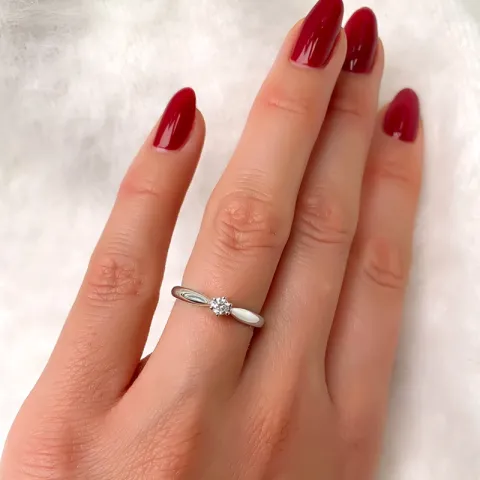 0,10 ct solitär ring i 14 karat vitguld