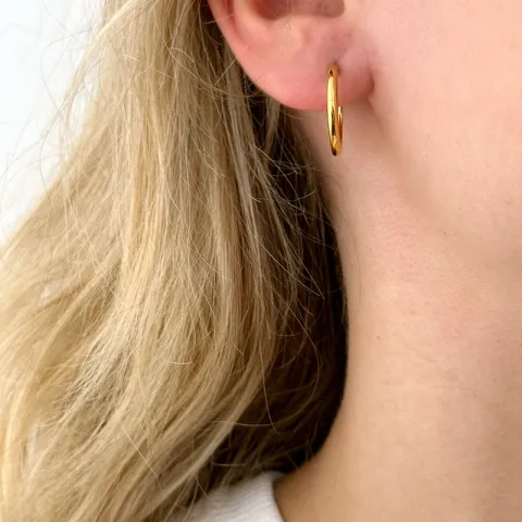 18 mm halvcreol i förgyllt silver