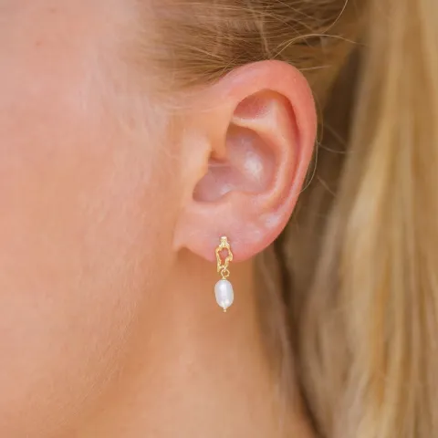 pärla örhängen i förgyllt silver - Lumé Etched