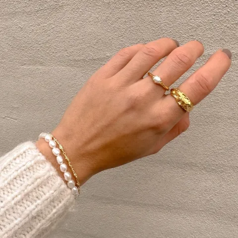 ring i förgyllt silver