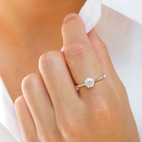 zirkon solitärring i silver