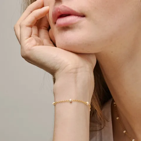 Enamel Lola Bold Daisy armband i förgyllt silver färgad emalj