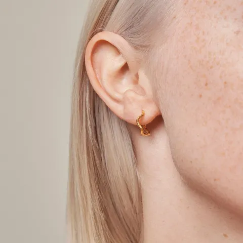 Enamel Holly Large  creol i förgyllt silver