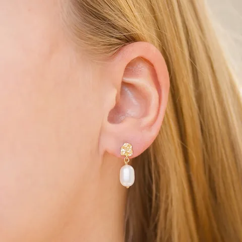 Enamel Poe Pearl pärla örhängen i förgyllt silver