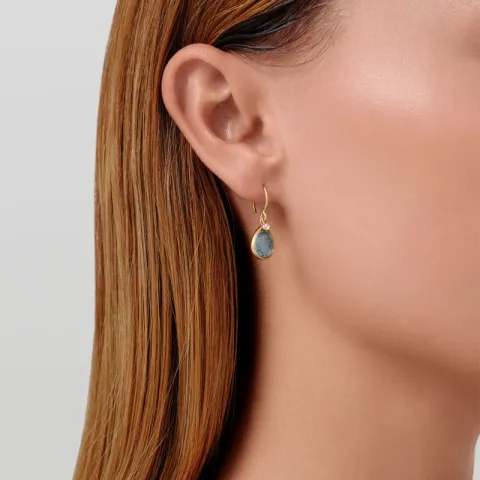 Julie Sandlau Leela örhängen i förgyllt silver blå kristal vit zirkon