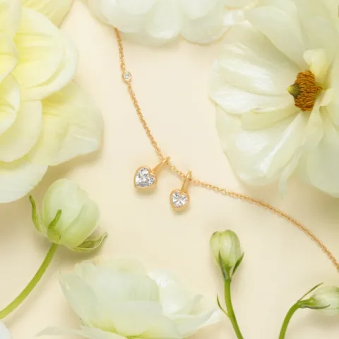 Julie Sandlau Amorina hjärta hängen i förgyllt silver vit zirkon