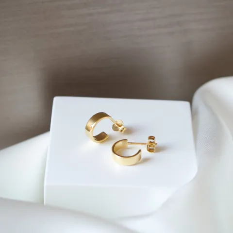 ID Fine IDH011GD chunky mini hoops i förgyllt silver