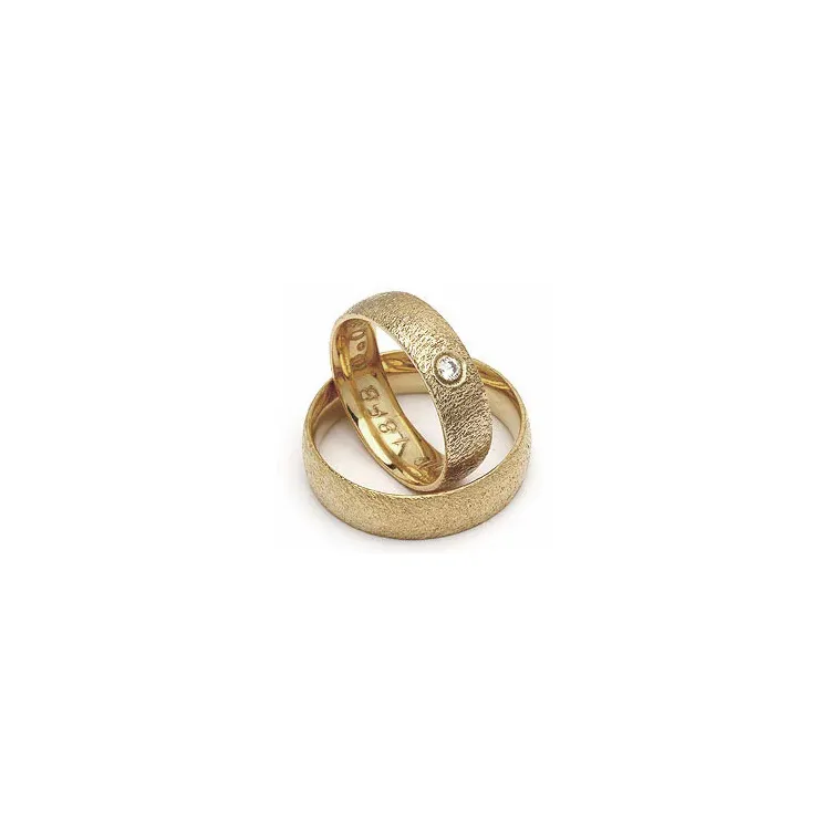 Vigselsringe från rs of scandinav i 8 karat guld 0,03 ct