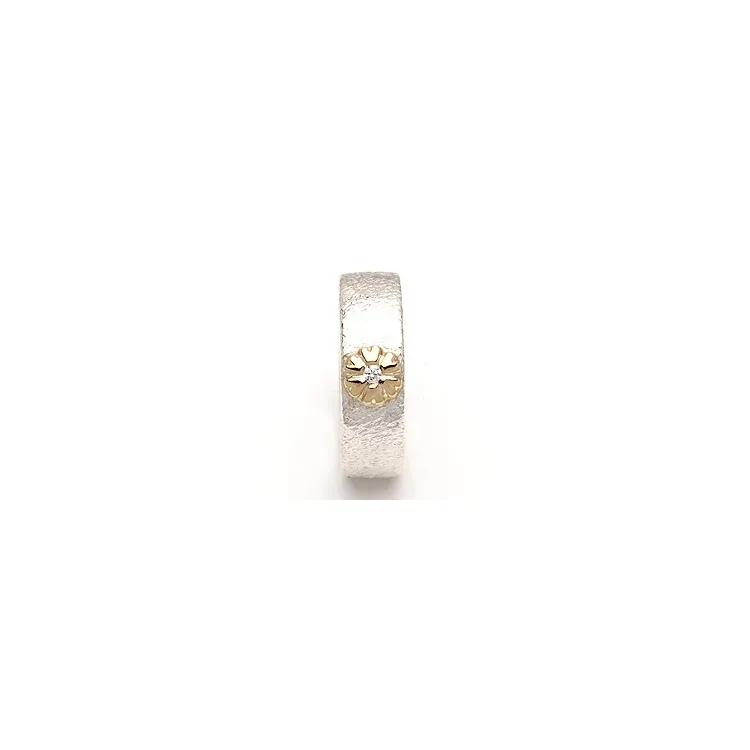 Vigselsring från rs of scandinavi i silver och vanl. guld