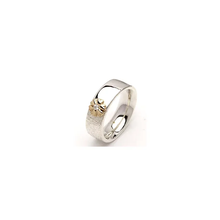 Vigselsring från rs of scandinavi i silver och vanl. guld