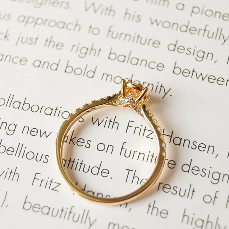 rund diamantring i 14  karat guld 0,10 ct 0,36 ct