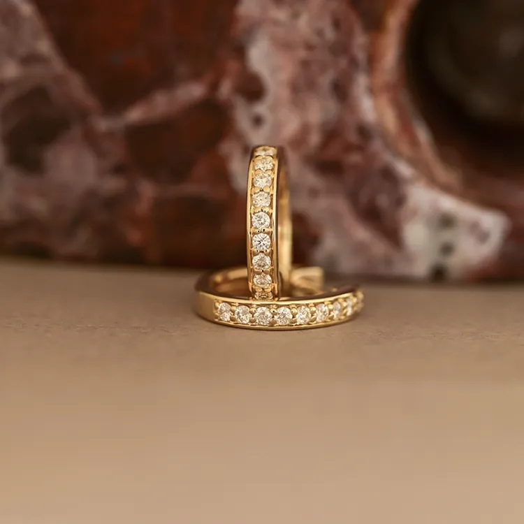 14 mm briljant creol i 14 karat guld med diamant 