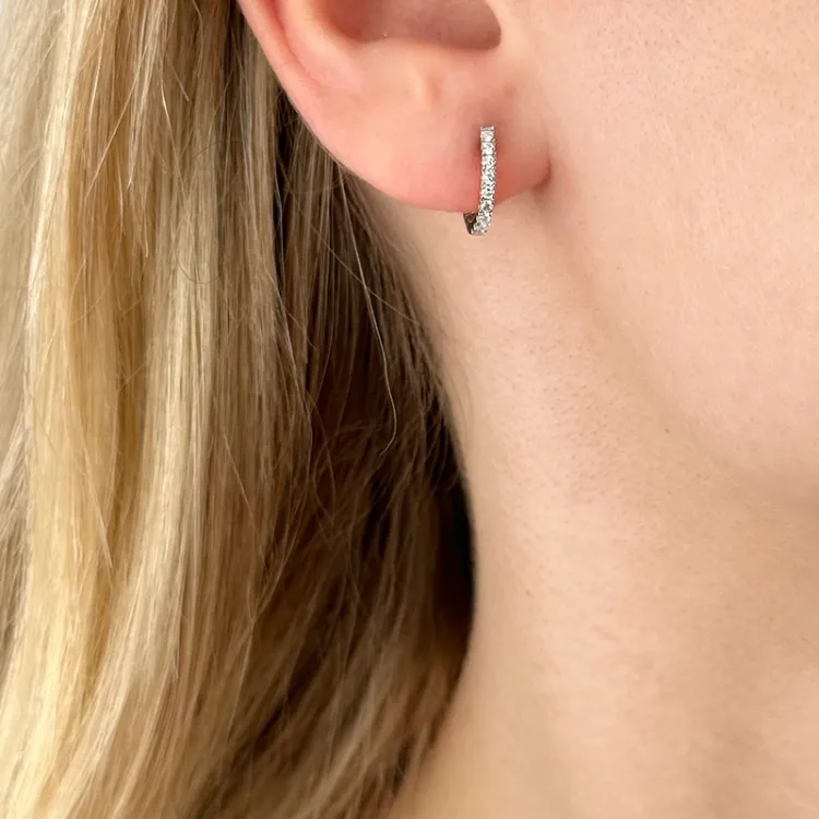 12 mm diamant creol i 14 karat vitguld med diamant
