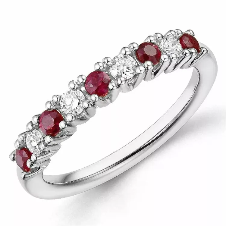 Rubin diamantring i 14 karat vitguld 0,45 ct 0,24 ct