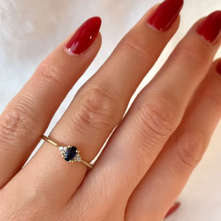 safir diamantring i 14  karat guld 0,35 ct 0,03 ct