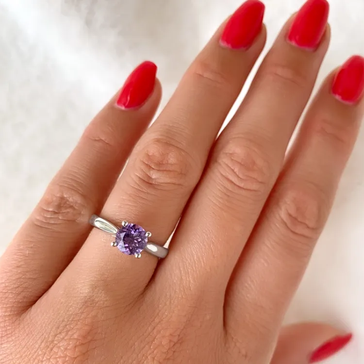 ametist solitärring i 14  karat vitguld 0,95 ct