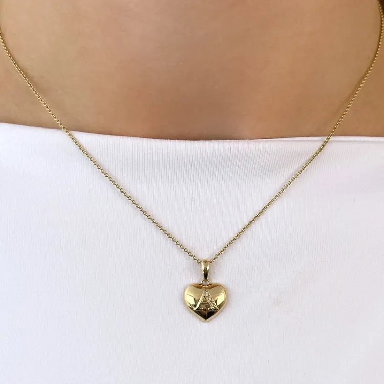bokstav a diamant hängen i 14 carat guld 0,015 ct