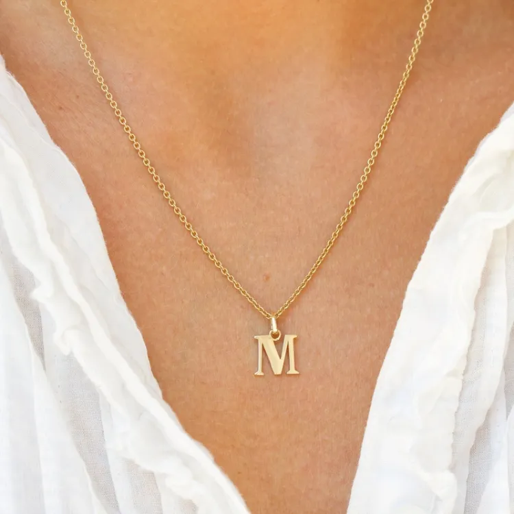 bokstav m hängen i 9 karat guld - My Letter