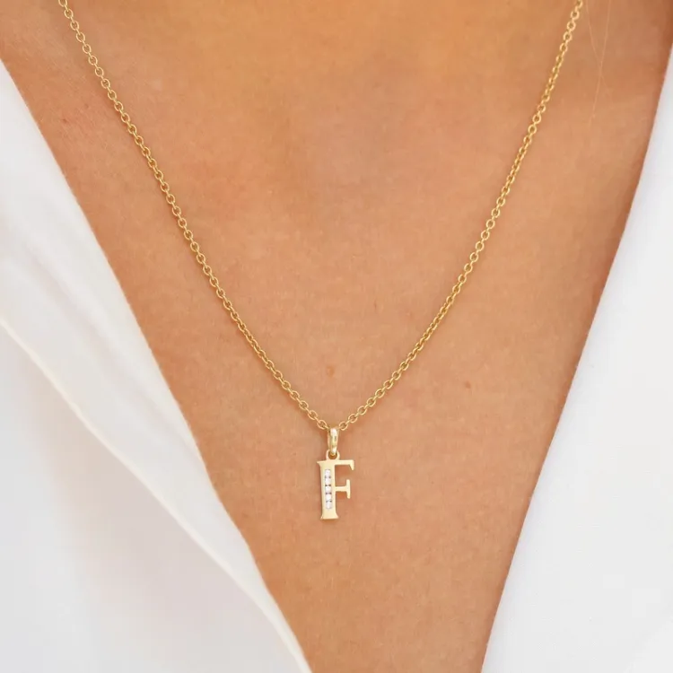 bokstav f zirkon hängen i 9 karat guld - My Letter