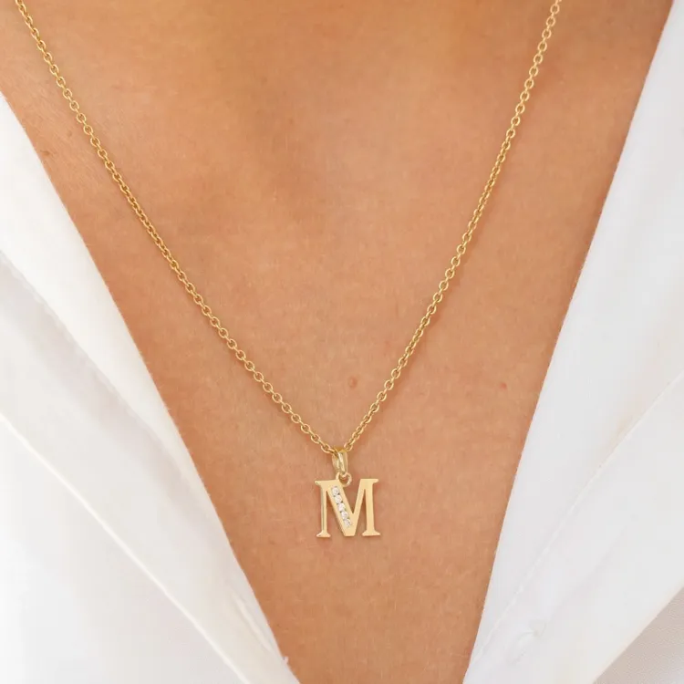 bokstav m zirkon hängen i 9 karat guld - My Letter